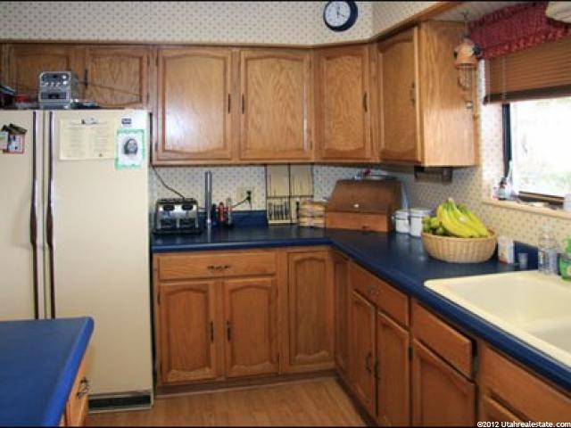 929 E Center St, Bountiful, UT 84010 — photo 2