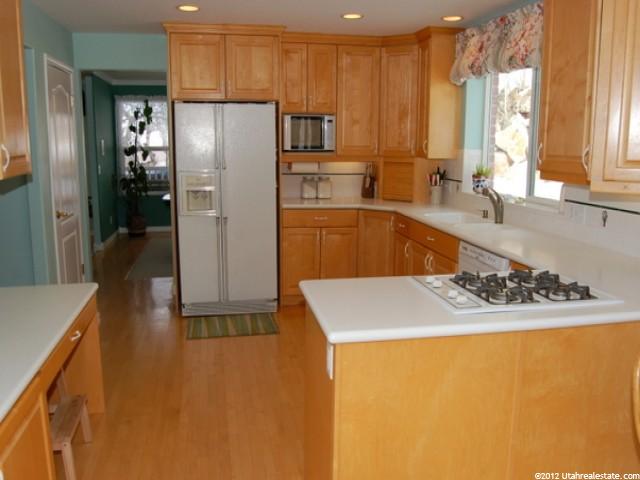 2863 Cove Ln, Bountiful, UT 84010 — photo 2