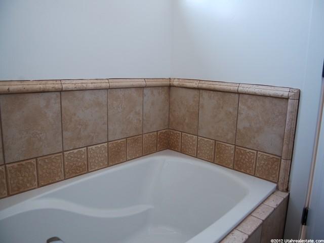 2 Arnold Dr, Layton, UT 84041 — photo 9