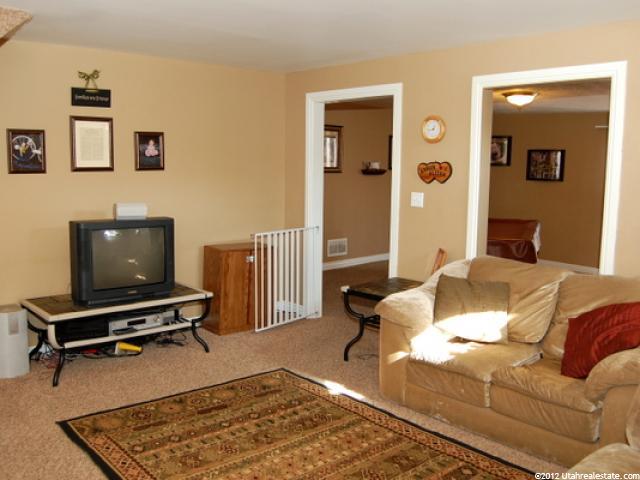 284 10th St, Ogden, UT 84404 — photo 2
