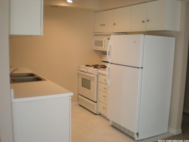 875 E Arrowhead Ln #15, Murray, UT 84107 — photo 6