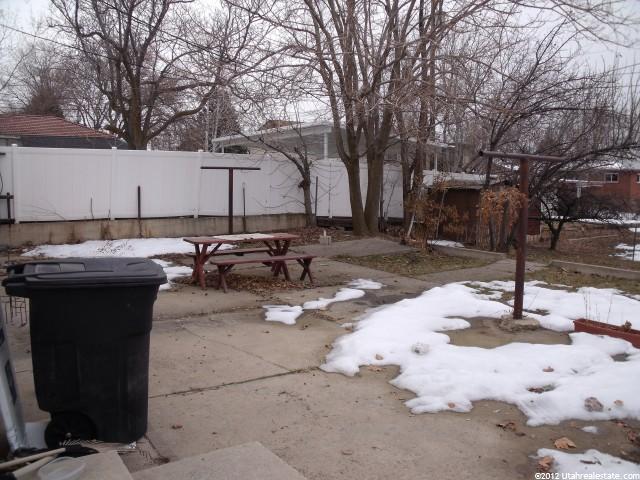 274 S Lakeview Dr, Clearfield, UT 84015 — photo 3