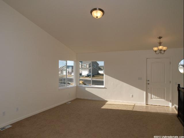 946 Chris Cir, Clearfield, UT 84015 — photo 2