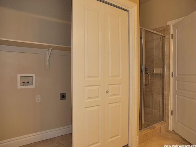 5541 S 1425 E, South Ogden, UT 84403 — photo 11