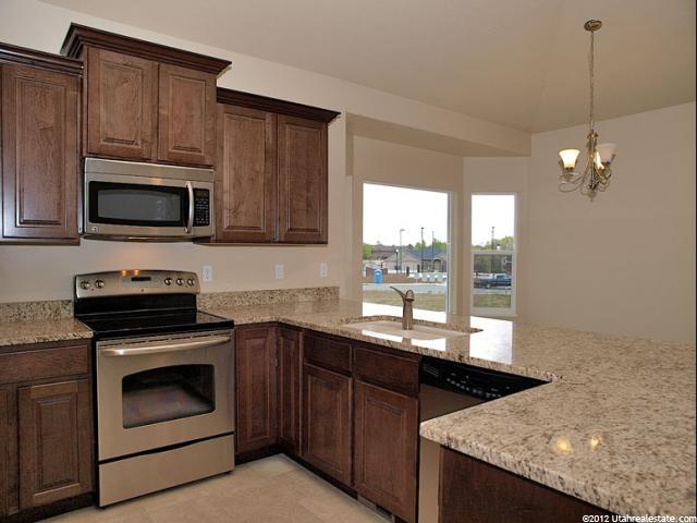 5541 S 1425 E, South Ogden, UT 84403 — photo 4