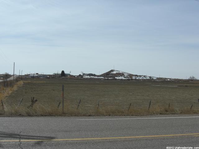 9458 E 7000 N, Lapoint, UT 84039 — photo 2