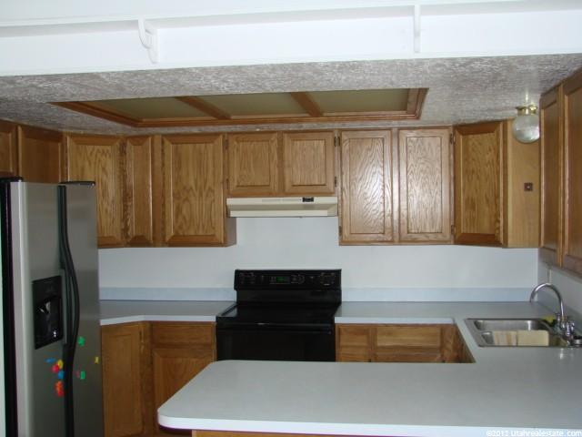 901 Brook Cir, Ogden, UT 84403 — photo 2