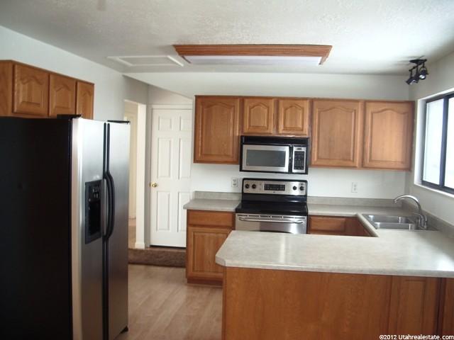 5694 S 3925 W, Roy, UT 84067 — photo 3