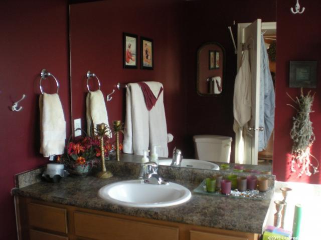 563 W 2350 N, Layton, UT 84041 — photo 7