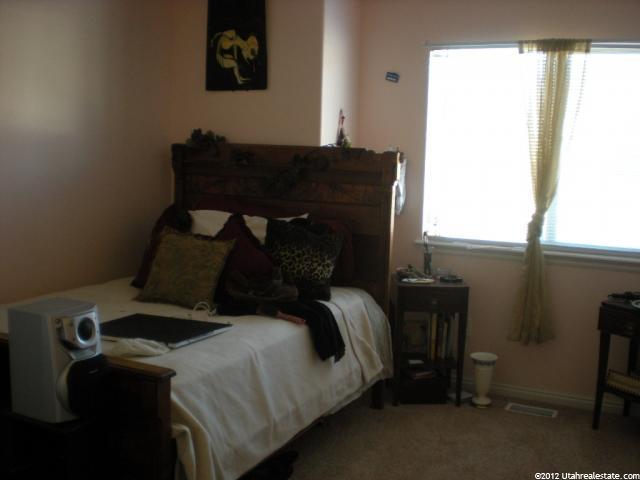 563 W 2350 N, Layton, UT 84041 — photo 9