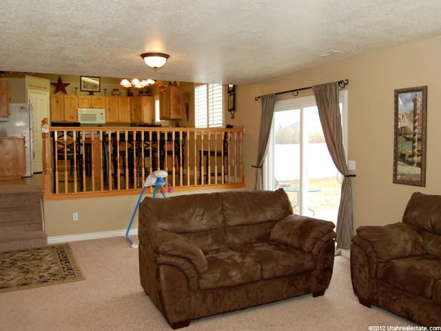 1638 N 2340 W, Clinton, UT 84015 — photo 6