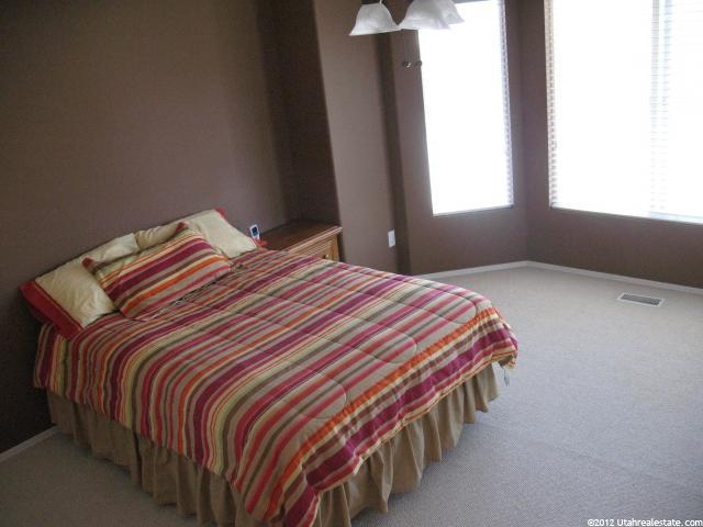 190 E 1325 N, Layton, UT 84041 — photo 11