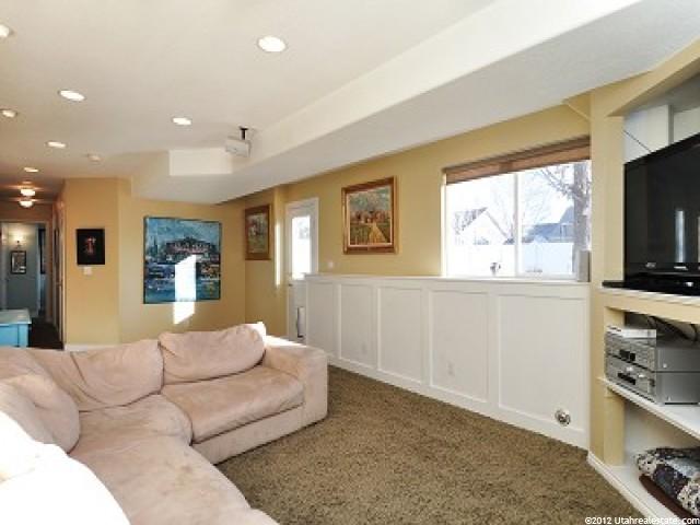 1055 W 350 S, Layton, UT 84041 — photo 11