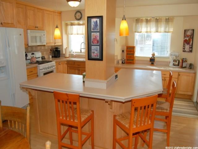 2079 N Sunset Dr, Layton, UT 84041 — photo 9