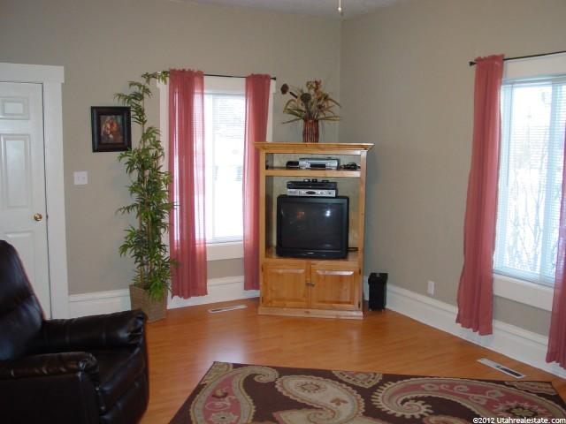 70 N Center St, Hyrum, UT 84319 — photo 5