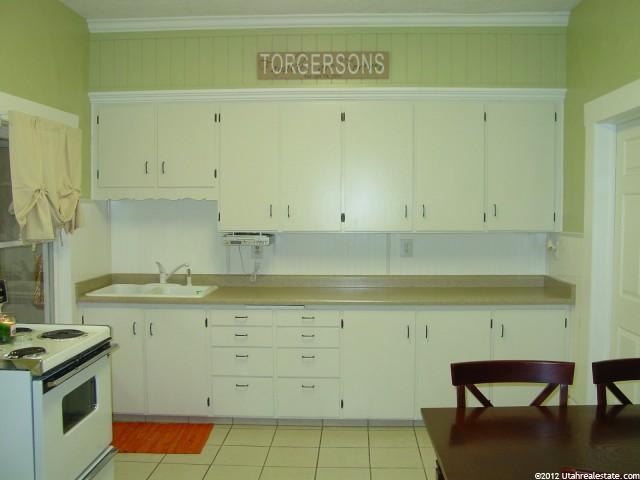 70 N Center St, Hyrum, UT 84319 — photo 8