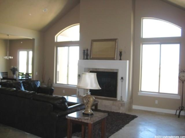 388 Paddock Ln, Kaysville, UT 84037 — photo 2