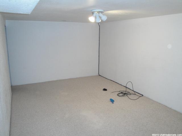 10175 S Amaryllis Dr E, Sandy, UT 84094 — photo 9