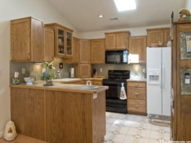 5164 S 350 E, Washington Terrace, UT 84405 — photo 2