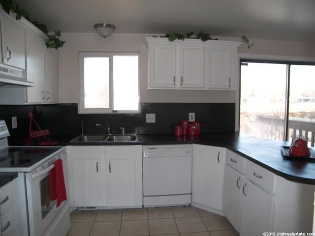1602 N 550 W, Clinton, UT 84015 — photo 3