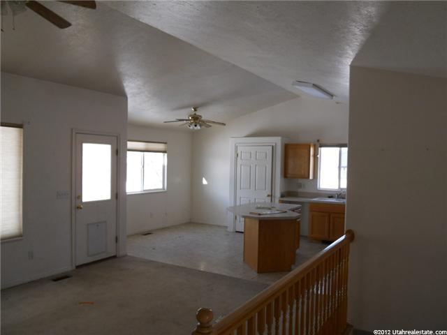 2481 N 2350 W, Clinton, UT 84015 — photo 7