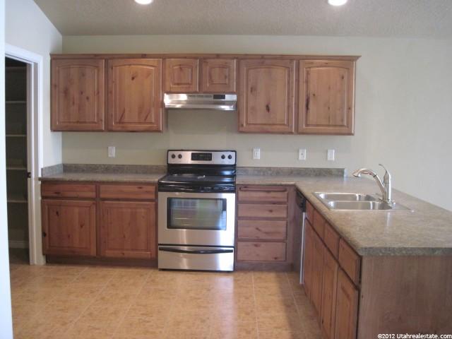 386 N 700 W, Vernal, UT 84078 — photo 2