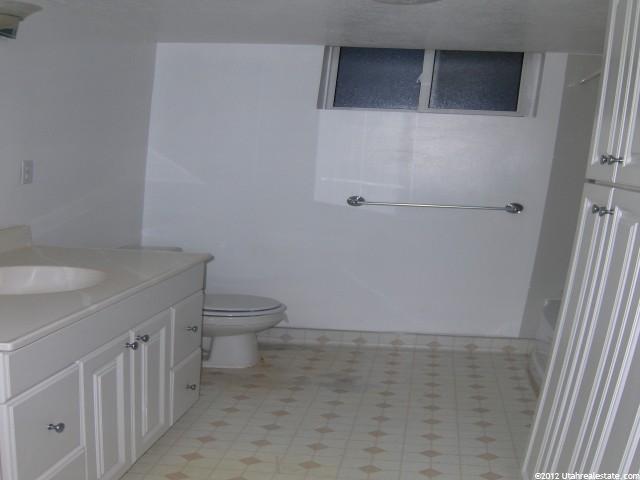 630 E Center St, Bountiful, UT 84010 — photo 9