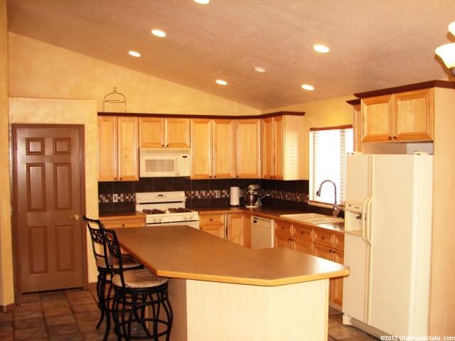 1366 E 2850 N, North Ogden, UT 84414 — photo 3