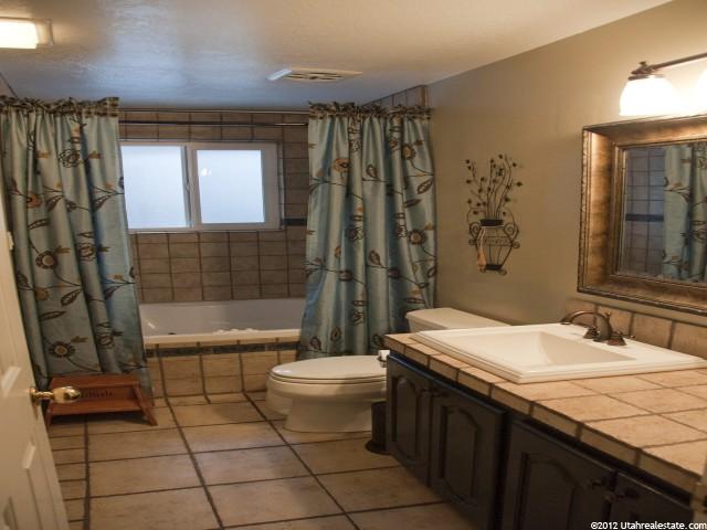 1643 Hillsboro Dr, Layton, UT 84040 — photo 8