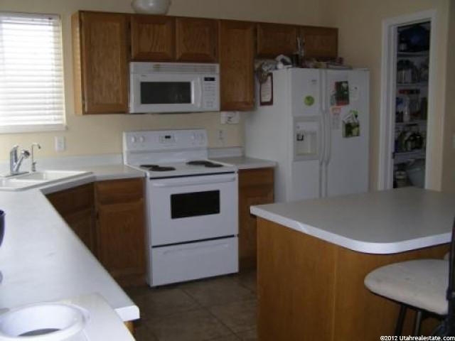 79 N 975 W, Layton, UT 84041 — photo 3