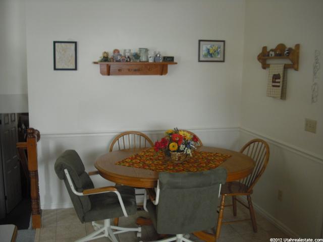 621 W 950 N, Clinton, UT 84015 — photo 4