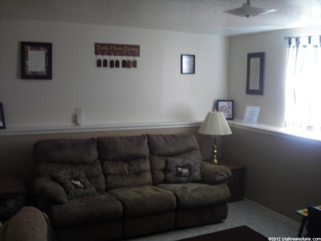 621 W 950 N, Clinton, UT 84015 — photo 7