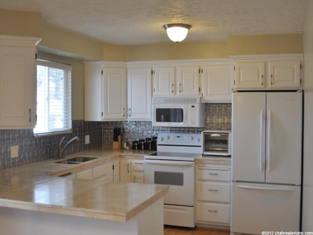 78 W 2050 S, Bountiful, UT 84010 — photo 2