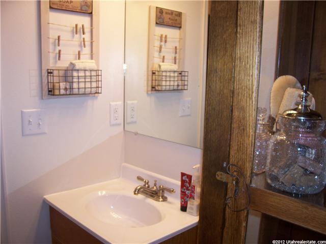 145 E 400 S, Hyrum, UT 84319 — photo 6