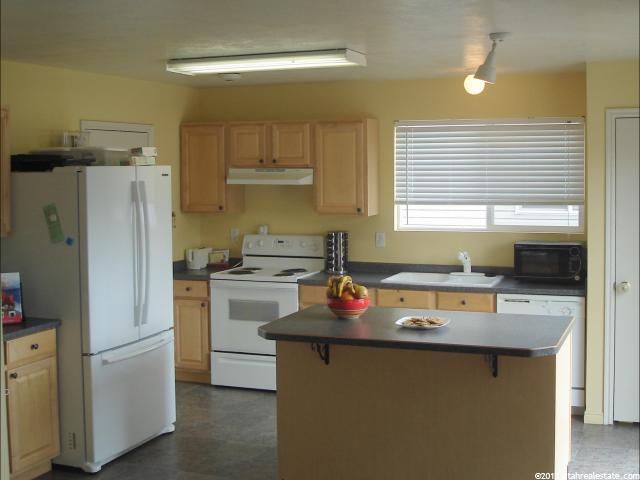 24 E 850 S, Layton, UT 84041 — photo 10