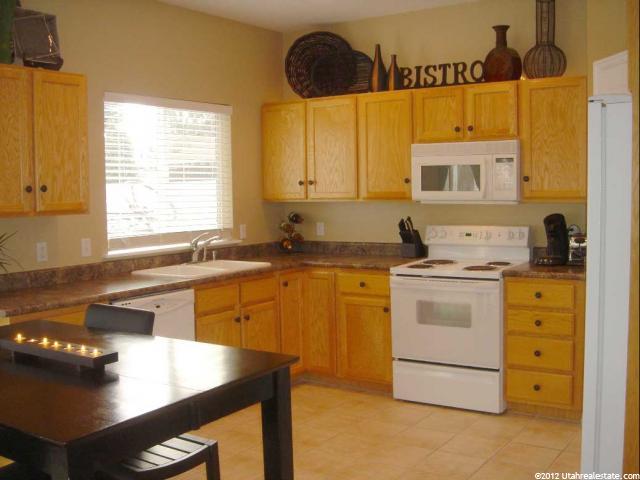 722 Sandy Point Dr, Sandy, UT 84094 — photo 2