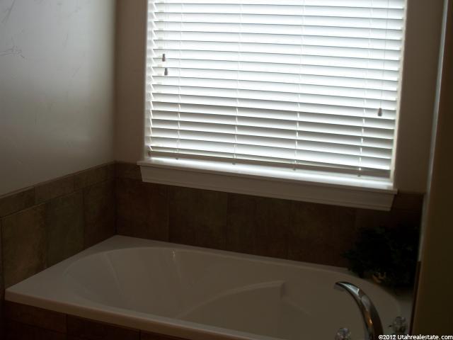 1421 W 250 S, Vernal, UT 84078 — photo 3