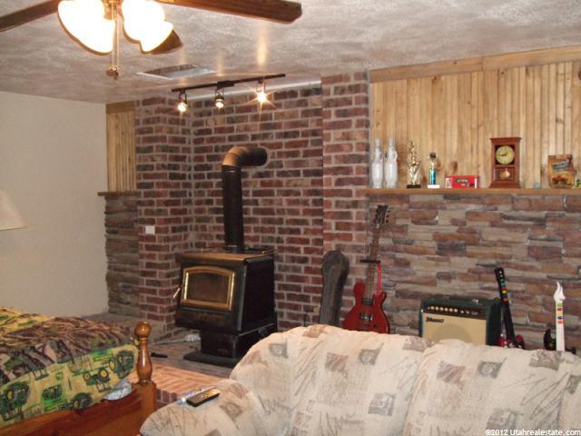 335 S 200 W, Levan, UT 84639 — photo 3