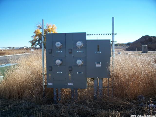 540 S Wright Brothers Dr, Vernal, UT 84078 — photo 3