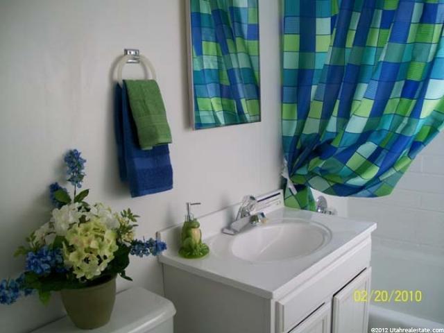 246 S 1000 E, Clearfield, UT 84015 — photo 6