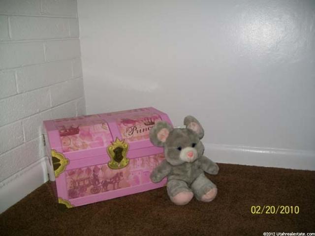 246 S 1000 E, Clearfield, UT 84015 — photo 9
