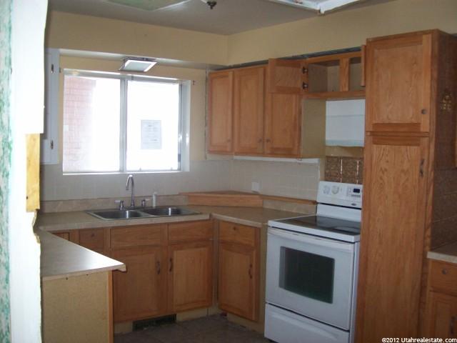 366 S 400 W, Vernal, UT 84078 — photo 2