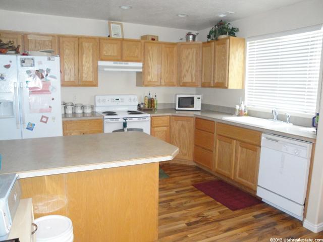1028 E Sara Ln N, Ogden, UT 84404 — photo 3