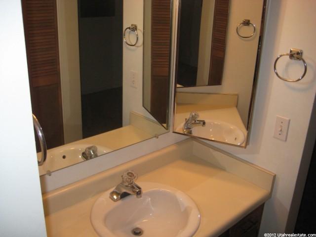633 E 6910 S #21, Midvale, UT 84047 — photo 5