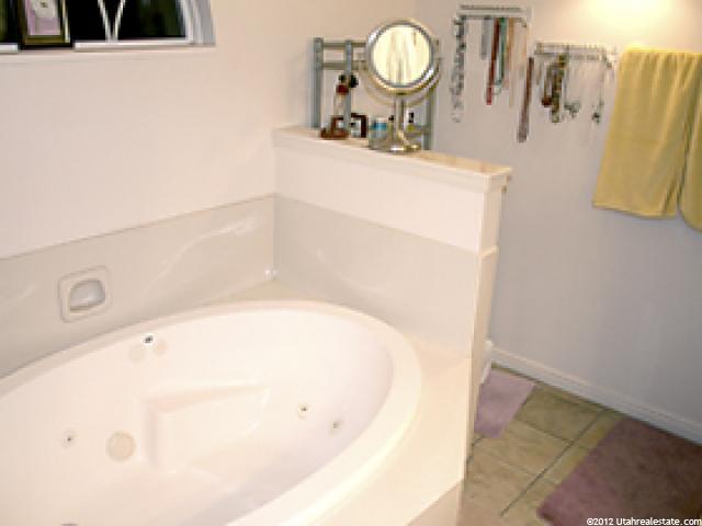266 E Shadowbrook Ln, Kaysville, UT 84037 — photo 9