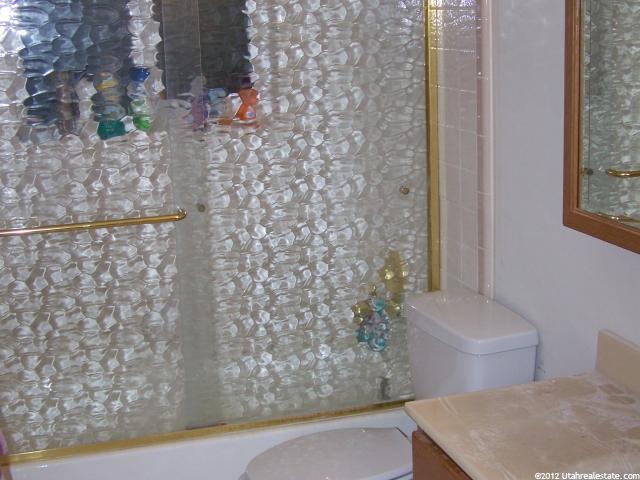 955 N 325 W, Bountiful, UT 84010 — photo 11