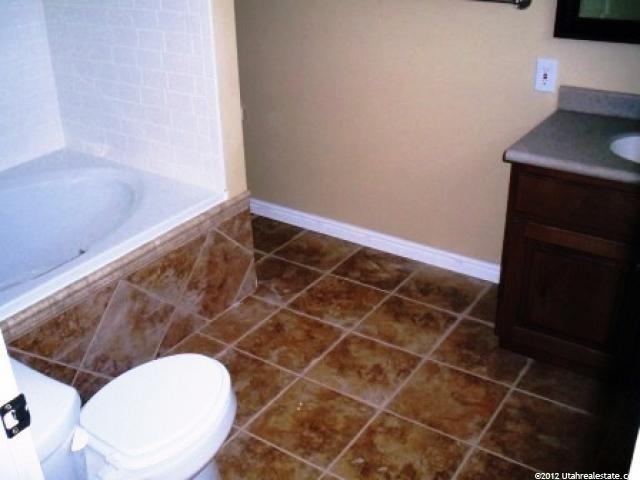 220 S 600 E, Kaysville, UT 84037 — photo 4