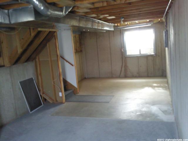 2964 W 4425 S, Roy, UT 84067 — photo 9