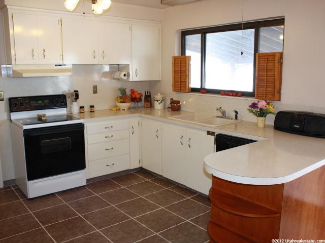 1055 10th, Ogden, UT 84404 — photo 2