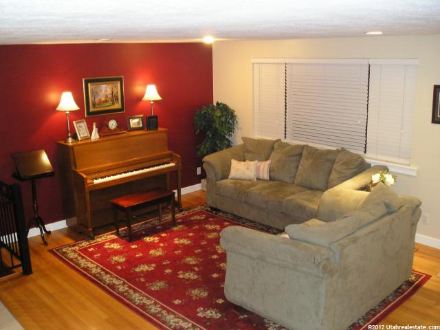 802 E 350 N, Kaysville, UT 84037 — photo 2
